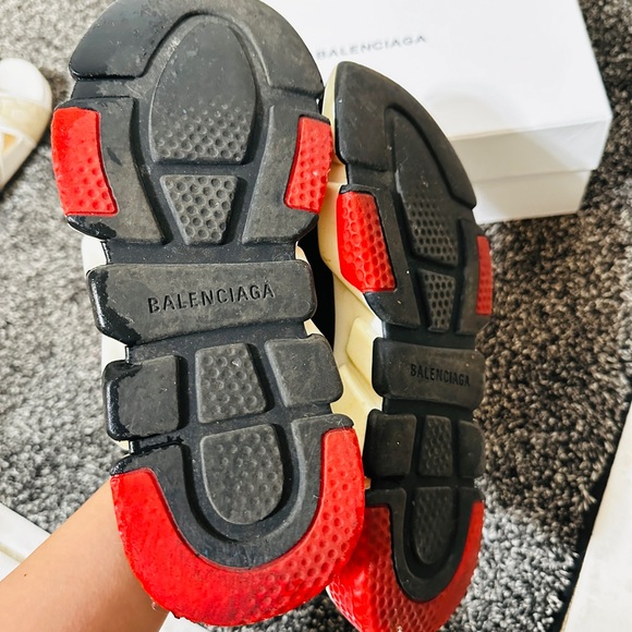 Sneakers size 38. US7. Rarely wear.balenciaga - Picture 3 of 9